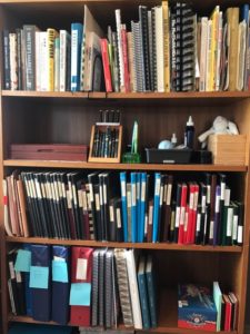 A picture of a bookshelf.